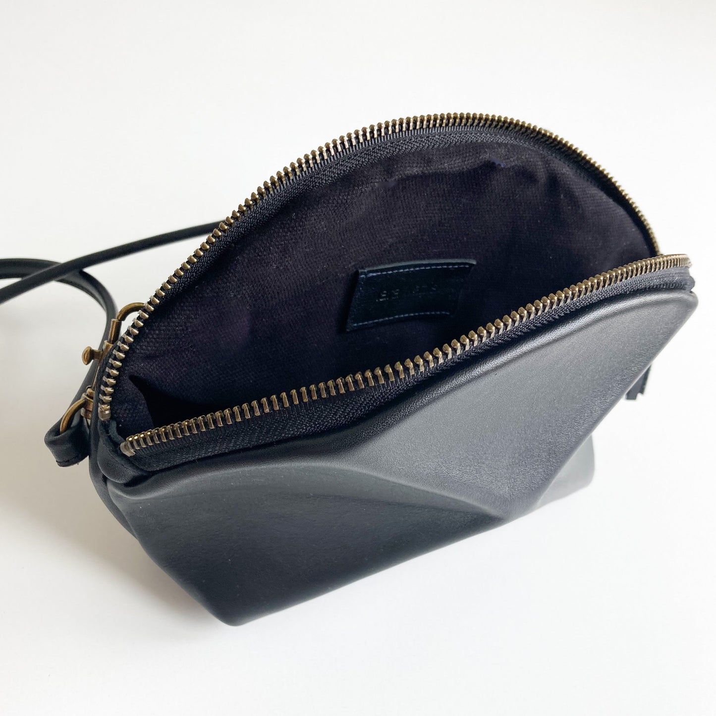 Pyramid cross body bag - Black