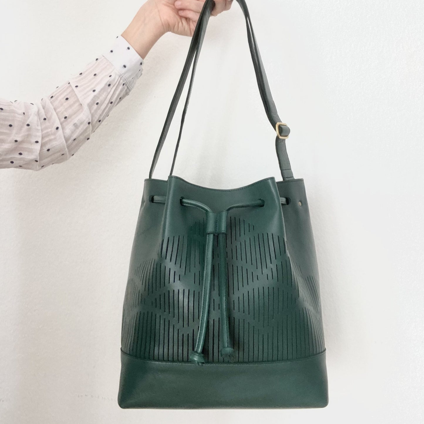 Cut out bucket bag - Green nappa leather