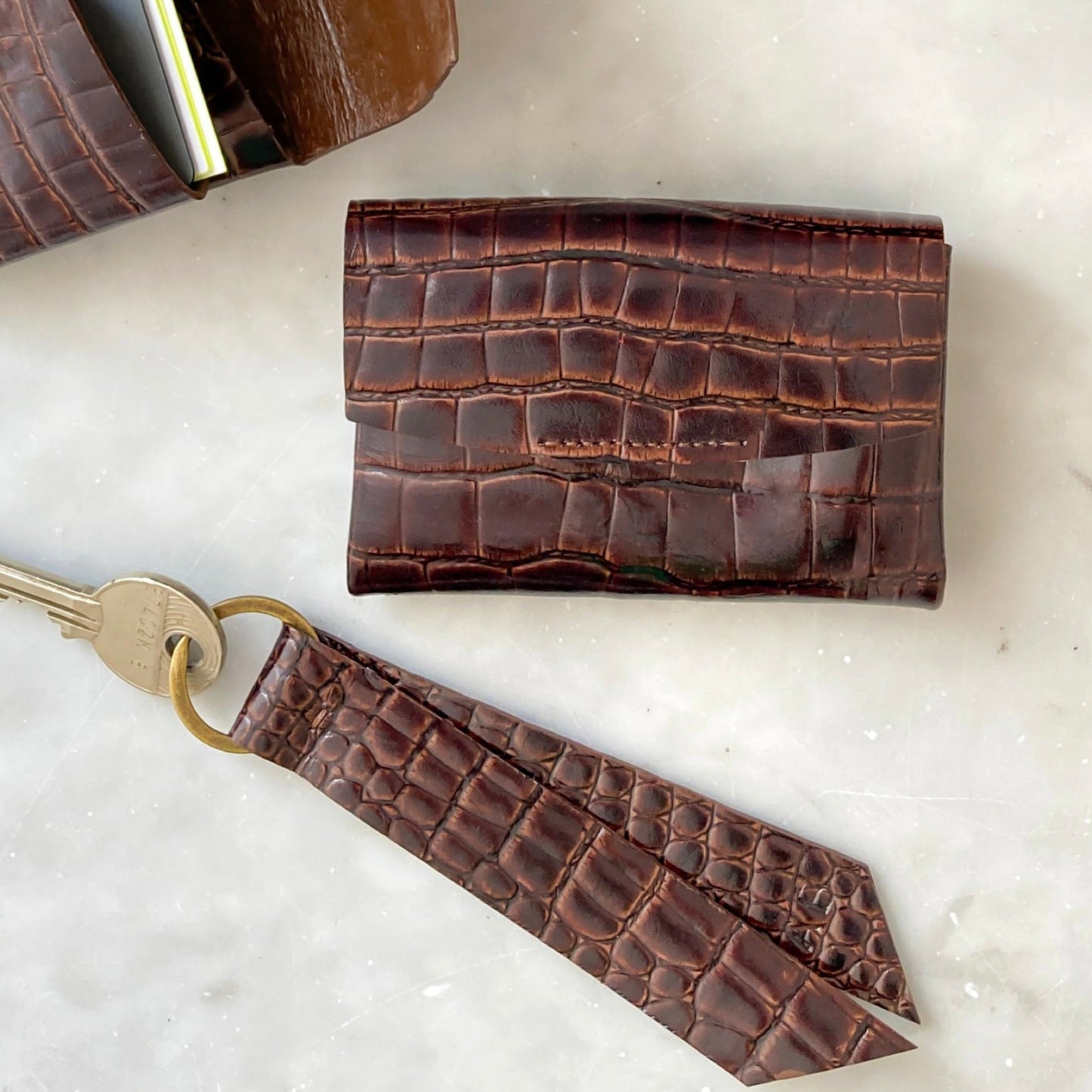Minimalistic wallet and key chain gift set - Crocodile embossed leather