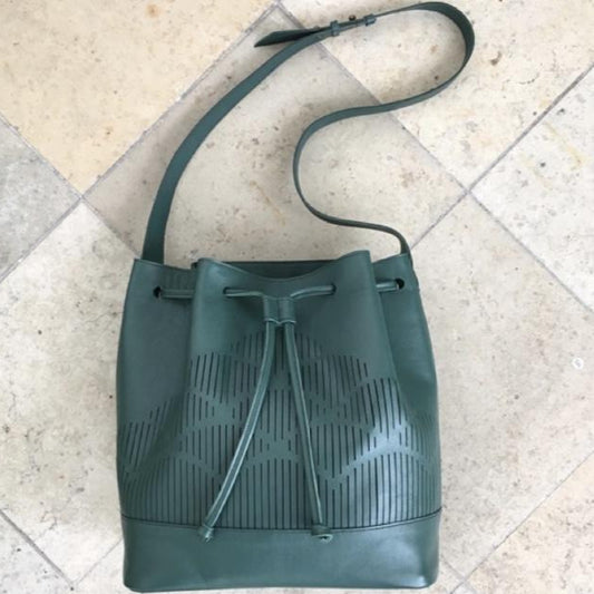 Lara Kazis bags - Onlineshop für minimalistische Lederhandtaschen, mit  Liebe in München hergestellt. – lara kazis
